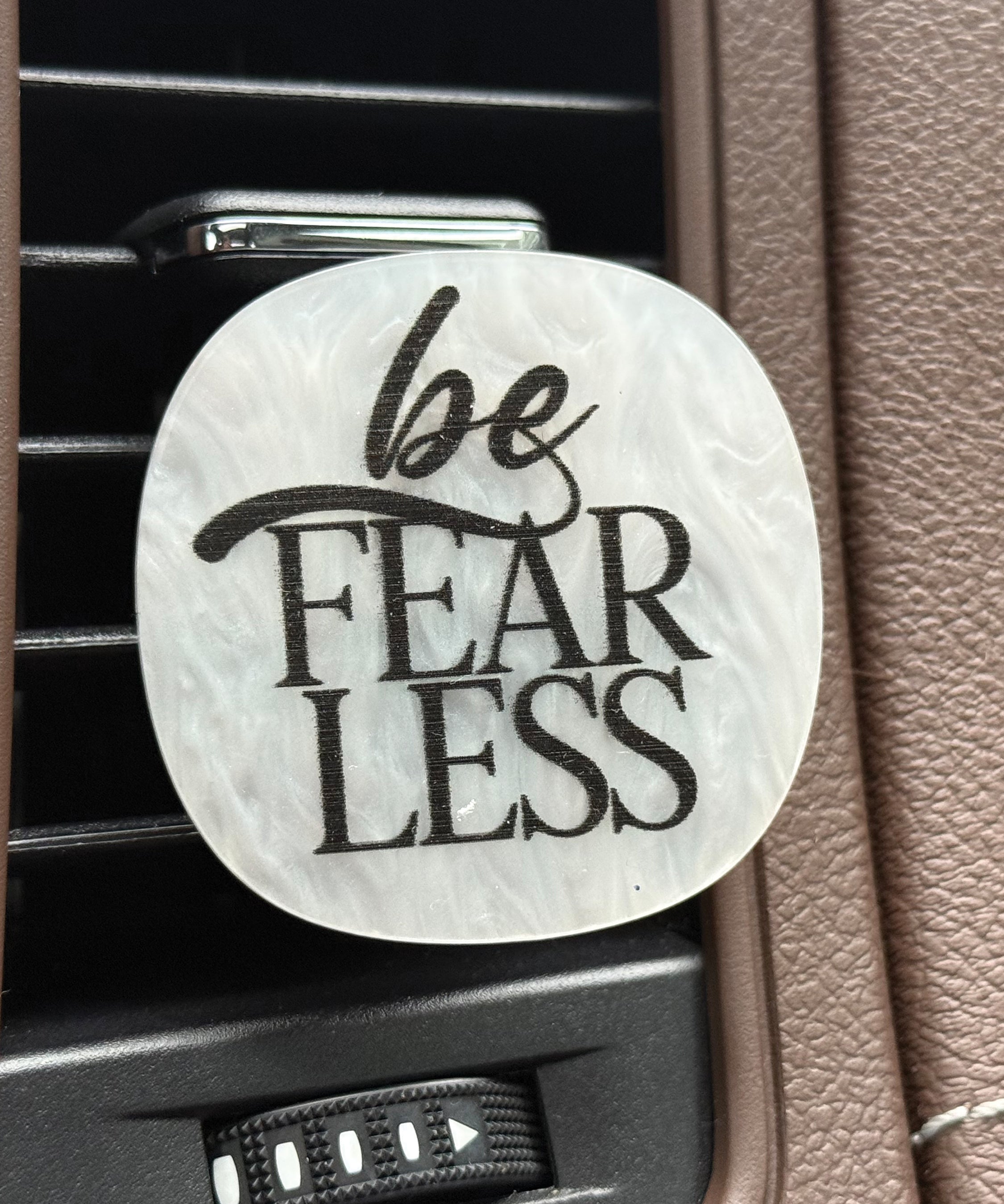Be Fearless acrylic Scentable Vent Clip with reusable fragrance pad