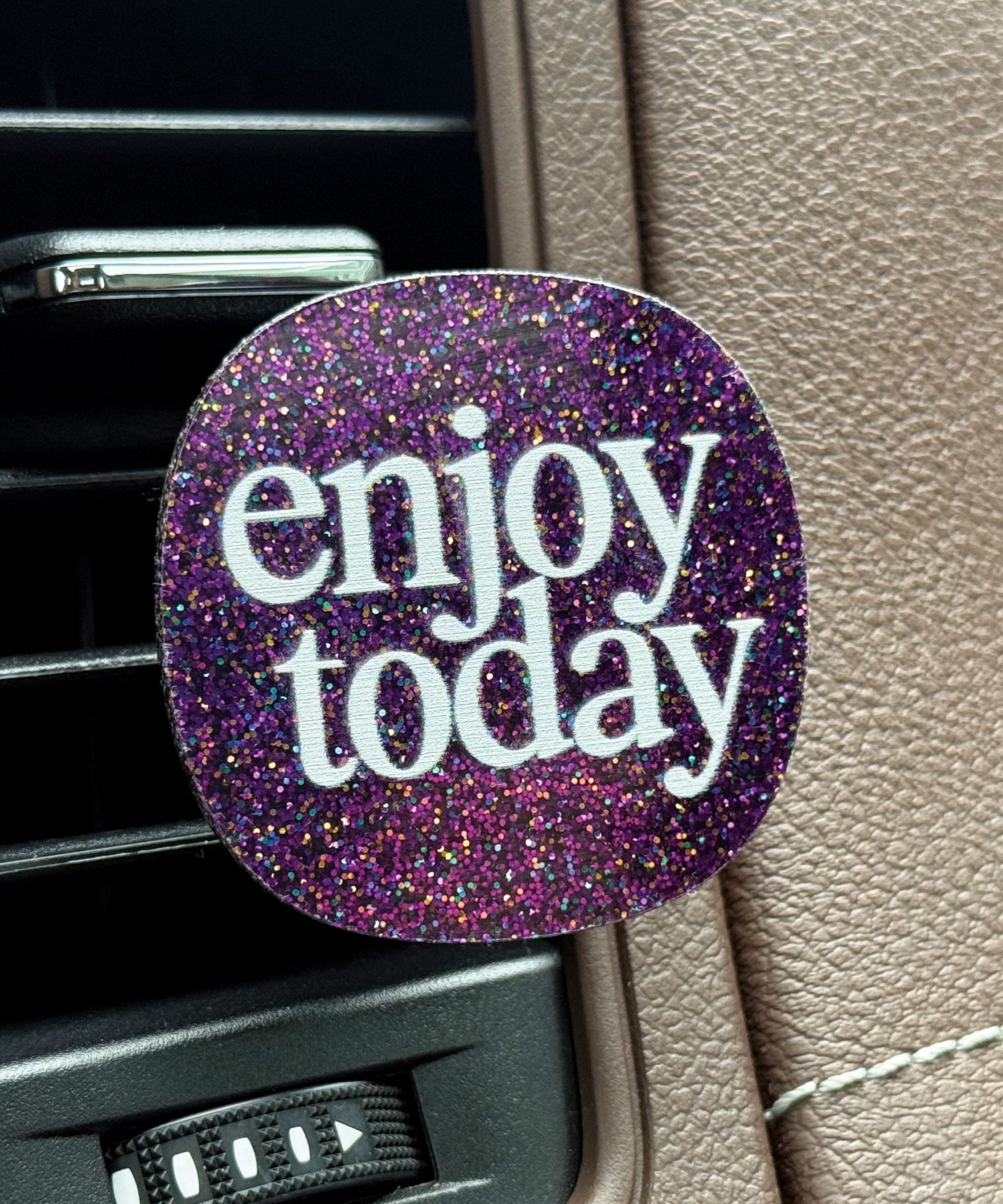 Enjoy Today acrylic Scentable Vent Clip with reusable fragrance pad